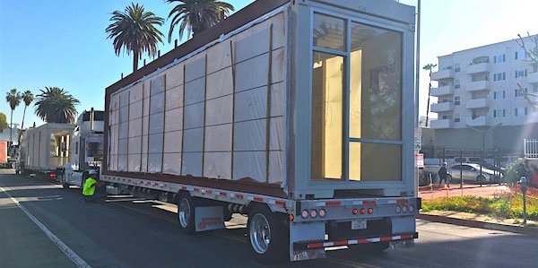 LADFNewMarkets's tweet photo. 25,000 sq ft Arts/Rec Center @HeartofLA designed w #sustainable, energy-efficient architecture - made of recycled shipping containers! 56 container classrooms/club rooms to be lifted & placed by cranes
#LADevelopmentFund allocated $2.750M #NMTC to project
https://t.co/HEIHStVWhG https://t.co/nzF7B8bMbu