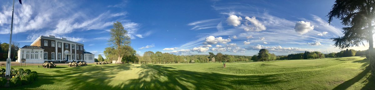 HadleyWoodGC's tweet photo. What an evening for golf 🏌🏻♀️🏌️♂️☀️@HadleyWoodGC #GetYourSticksOut #London #Golf https://t.co/igc07G0TYA