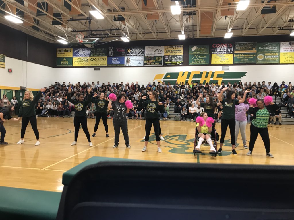 WCHSStudentlife's tweet photo. Give it up for your AMAZING half time cheerleaders https://t.co/qwqHh7HHMk