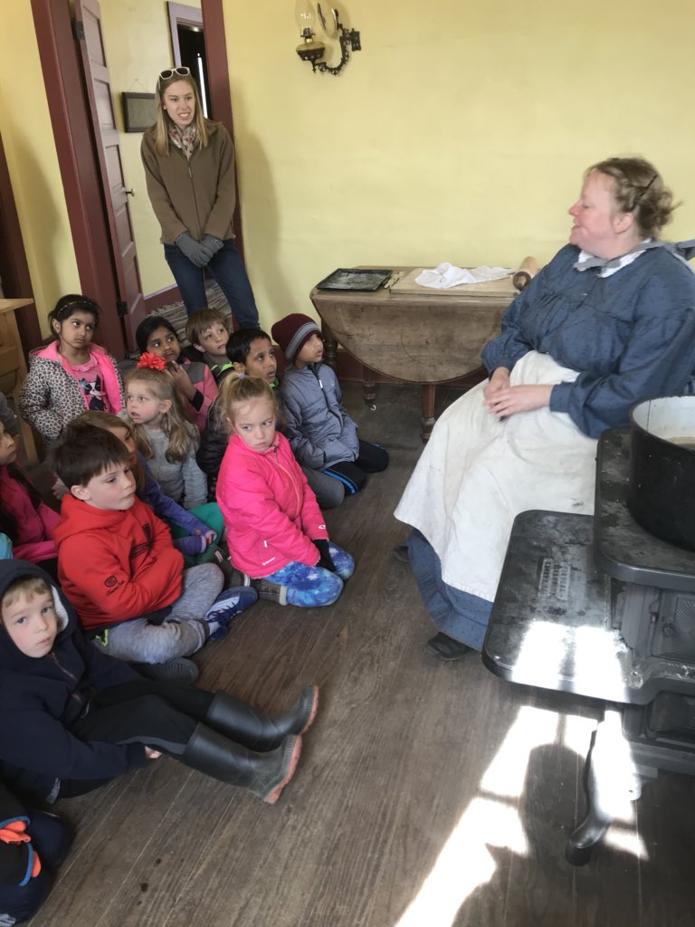 MsFalkowskiKL1's tweet image. Visiting the Oliver Kelly Farm! Doing farm jobs including petting a 2 week old lamb!