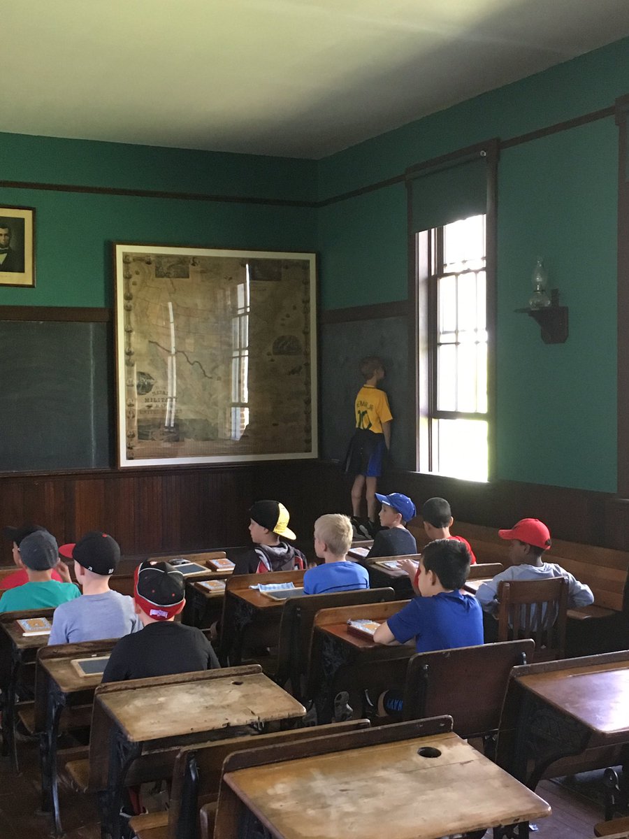 Amanda Luedecking tweet media