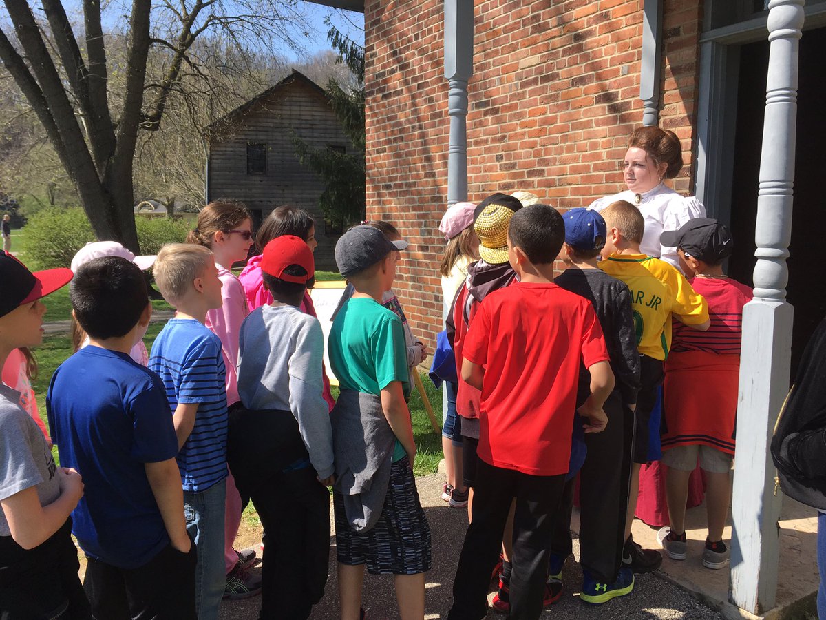 Amanda Luedecking tweet media