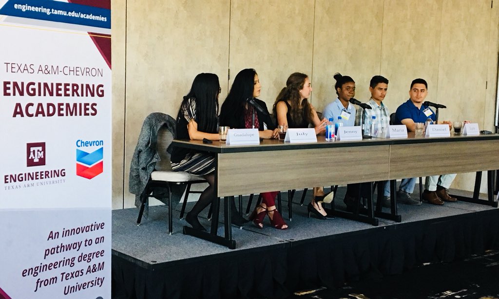 jonnybhd's tweet image. These #EngineeringAcademy students have transitioned full-time to @TAMU and are now serving on a #PIVETS panel. Success! @TAMUEngineering @Chevron @ECCOnline @HCCDistrict @BlinnCollege @BlinnEngineer #access #affordable