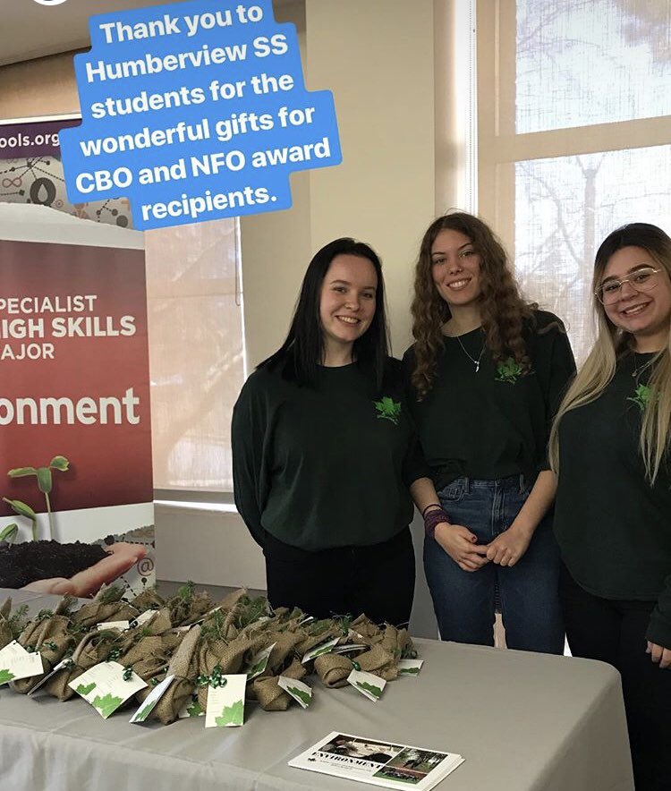 PeelSchools's tweet image. 👌, @HumberviewSS SHSM students. These trees are the perfect gift for our recipients. #WeInspire