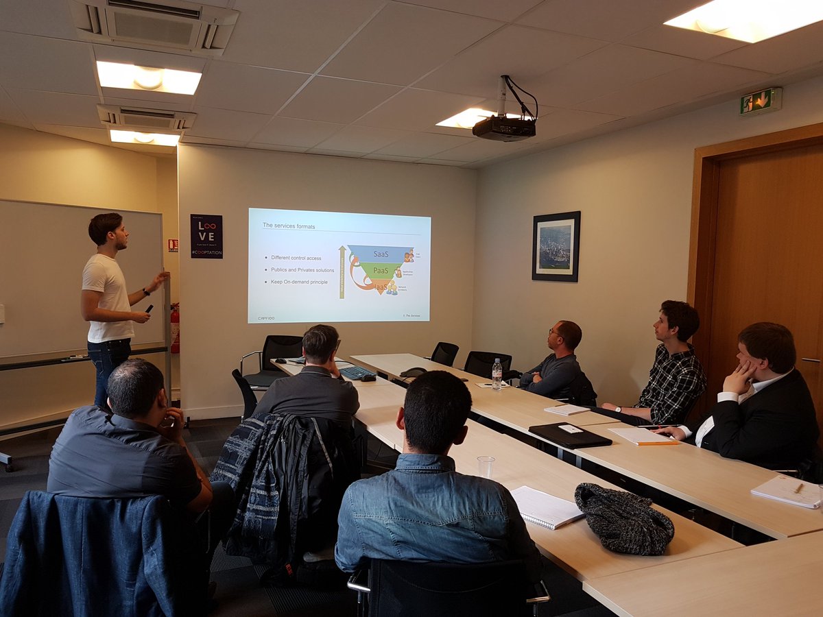 kevinrecrut's tweet photo. Workshop #cloud #computing 🌐☁avec Benjamin ce soir chez @Cap_Fi @6eme_Sens . Pertinent, intéressant et bien expliqué. Merci ! 😀😀 #azure #GCP #AWS https://t.co/MqlptQLhbG