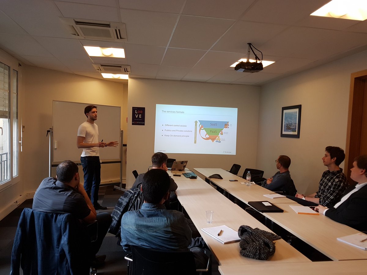 kevinrecrut's tweet photo. Workshop #cloud #computing 🌐☁avec Benjamin ce soir chez @Cap_Fi @6eme_Sens . Pertinent, intéressant et bien expliqué. Merci ! 😀😀 #azure #GCP #AWS https://t.co/MqlptQLhbG