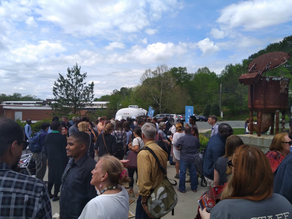 KafuiPrebbie's tweet photo. Great networking platform during open lunch @SwitchPointIdea NC, USA @IntraHealth #SwitchPoint @thetechaide https://t.co/jo2eeIXZYh