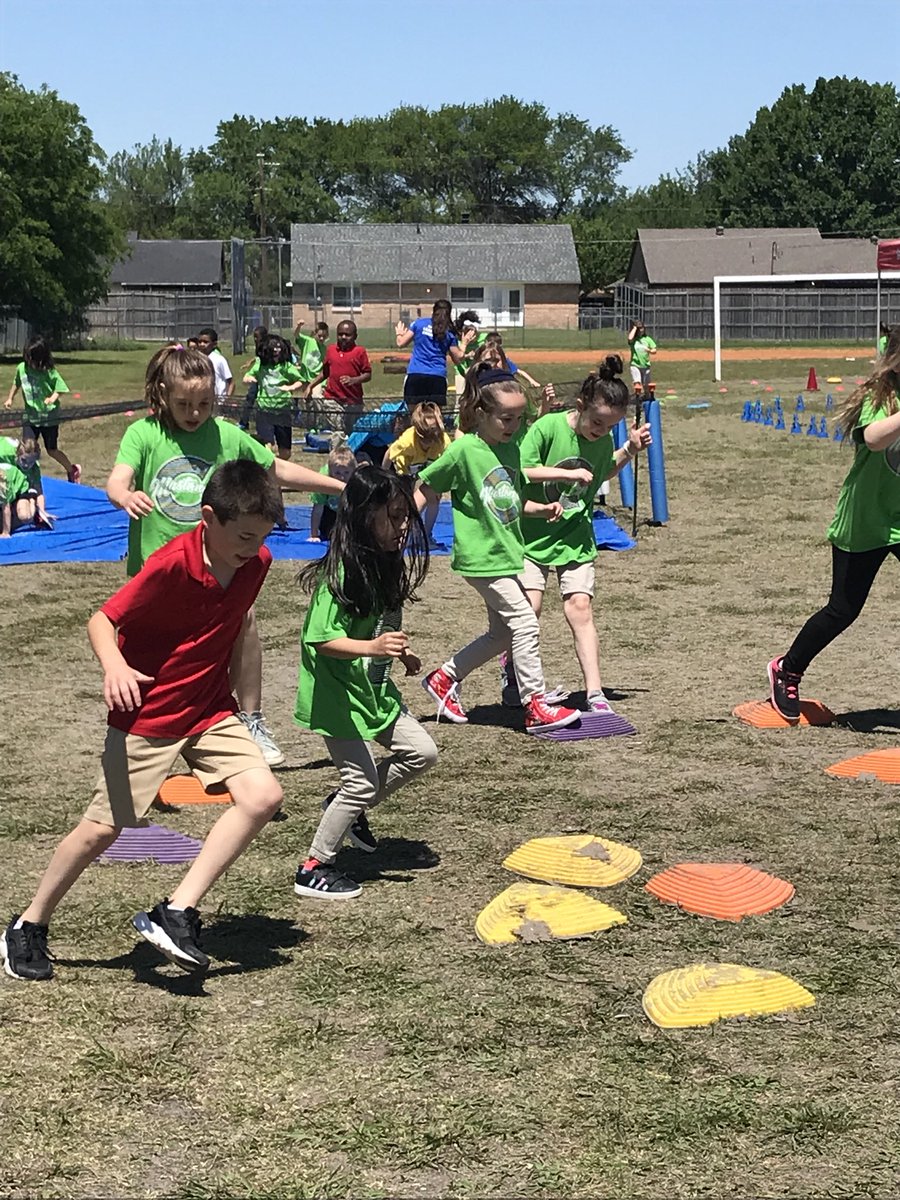 criswellelem's tweet photo. Thanks 3rd grade! Boosterthon obstacle course! https://t.co/RafB7ar4Mt