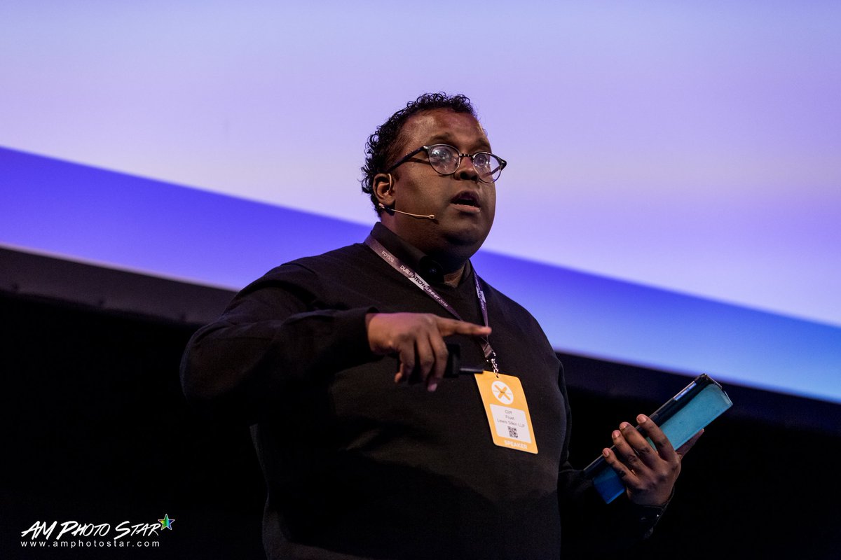AMPhotoStar's tweet photo. A talk about AI with @Fflic @TheRealAIMusic @MXX_Music @Vochlea @inventorGeorge @humtap @IMROireland #MxT2018 stage @beatvyne #DTS18 @DubTechSummit #caravanmusic #AI #aimusic #Dublincity #music #musicmaking #AI #humtap https://t.co/3NzQQBDPC2