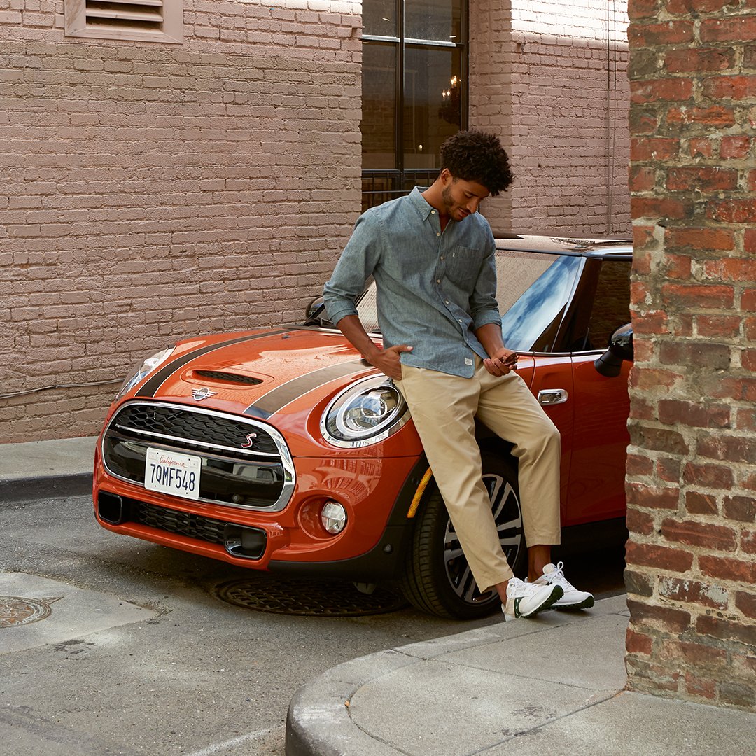 MINIUSA's tweet photo. Say hello to your new city sidekick. #MINIHardtop #SolarisOrange https://t.co/3NXjyE1zVB