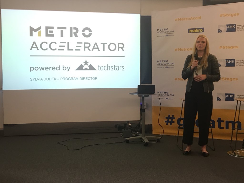 There are 2 things startups look for: money and customers. And we can provide both.  <a href="/METROAccel/">amanda</a> #MetroAccel #@makroESP