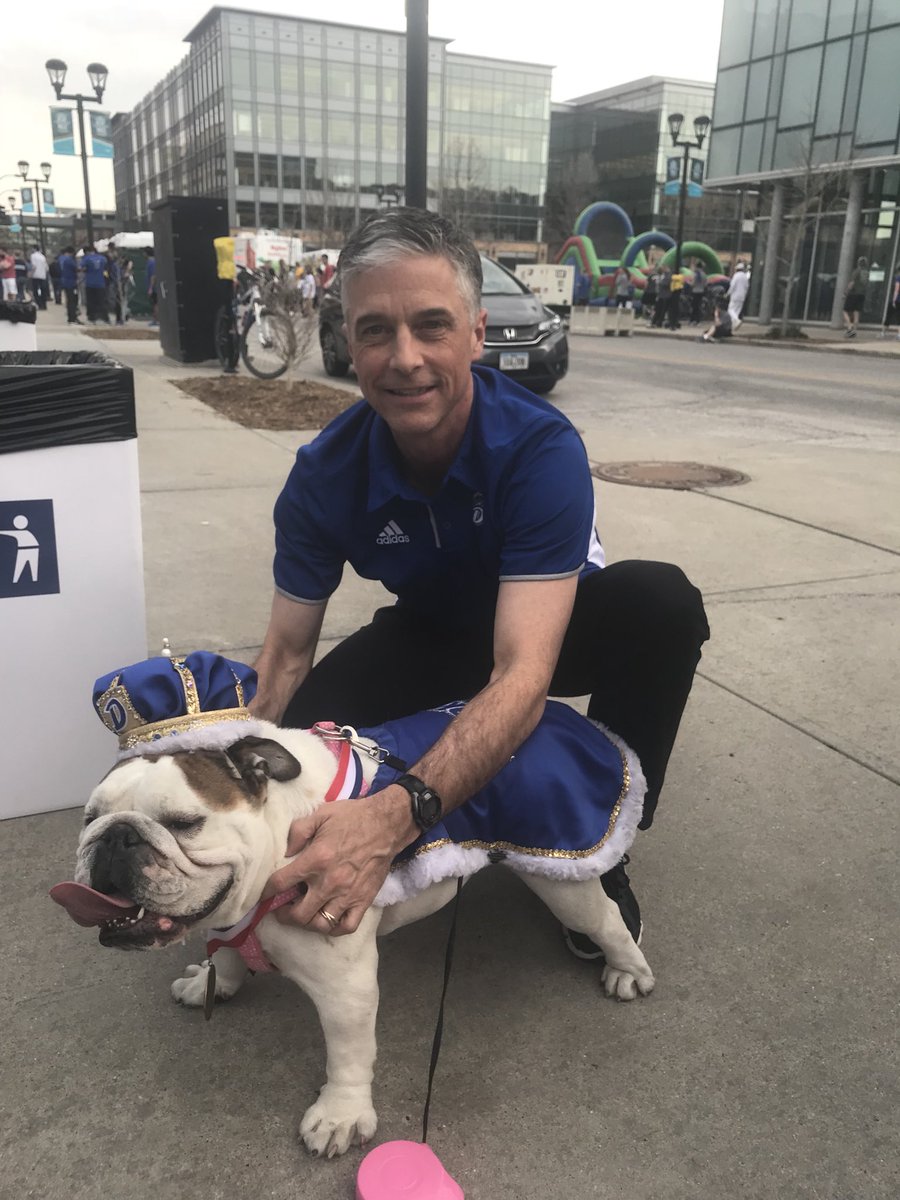 mbbbow's tweet photo. Met the President of Drake at the Grand Blue Mile Tuesday night. #DrakePresident https://t.co/2WsmJV1BXs