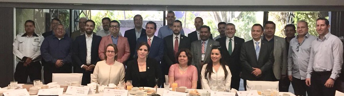 amcham_gdl's tweet photo. Comité de seguridad con el Mtro. Francisco Javier Flores Pérez.
Director de área de servicios privados de seguridad del Consejo Estatal de Seguridad Pública #AmChamGDL #LaMejorComunidadDeNegocios https://t.co/tqZZY6Xgit
