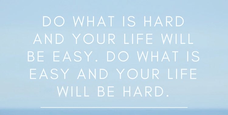 EmmmaB3's tweet photo. City girl Hustle https://t.co/b3qgiRrReh