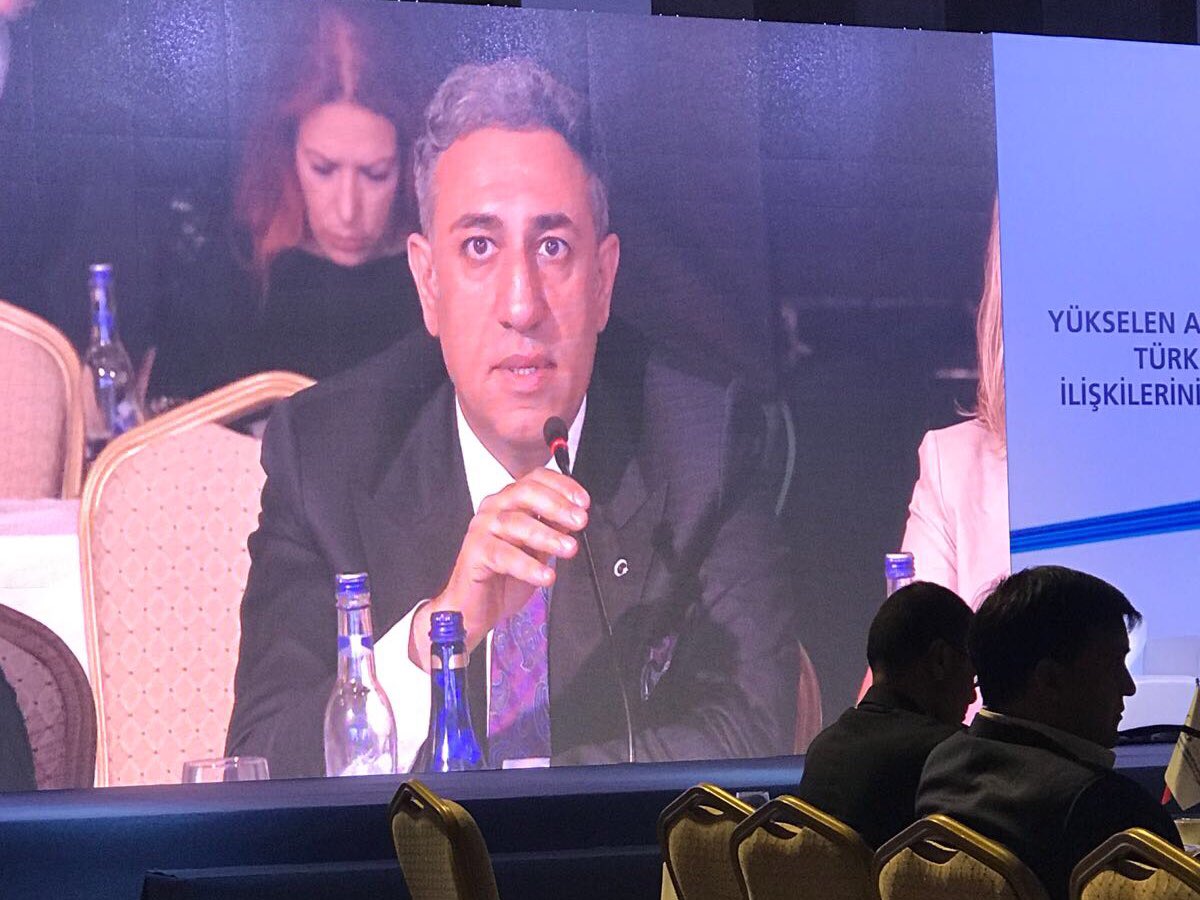 Lasiadorg's tweet photo. Yükselen Avrasya’da Türkiye - Rusya İlişkilerinin Geleceği Konferansında "Türk - Rus Ticaretinde 2023 Hedefleri ve 2019 Ajandası ne olmalı?" konusu istişare edildi... #lasiad #laleli #rusya #türk-rus #turkrus #turkrusilişkileri #konferans #giyasettineyyüpkoca @GiyasettinEYP https://t.co/MPe3ljDJpg