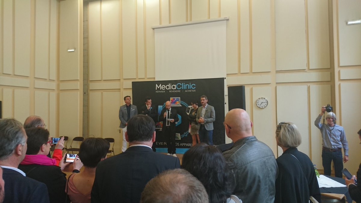 _Aishy's tweet photo. Ce soir c'est le lancement de @MediaClinic_fr ! Et c'est aussi la première intervention de l'@AgenceYucca pour organiser un évènement éco-responsable, trop fier de notre projet du @StartupAngers porté par @eClairPetreault ! https://t.co/PXs5aYo5HX