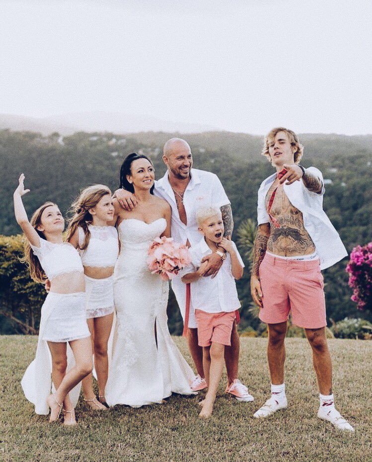 ohsodrake's tweet photo. the Biebers https://t.co/cLWYHVFngf
