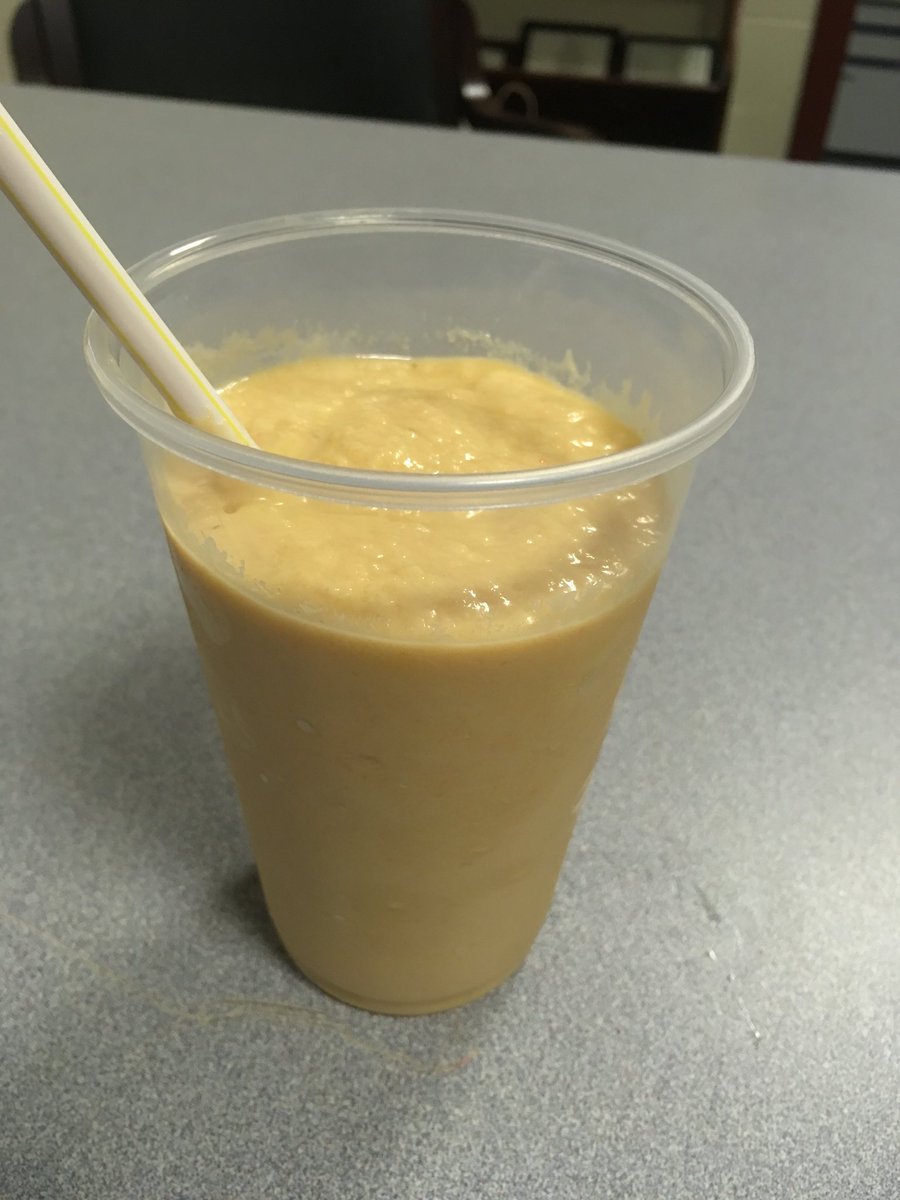 kelt303's tweet photo. @RChealthservice does it all! Awesome #Regis5K where we hit a #MillionYardsforYeardley and a smoothie personally delivered by @DinoMom3! https://t.co/ZBtiNfwGYv