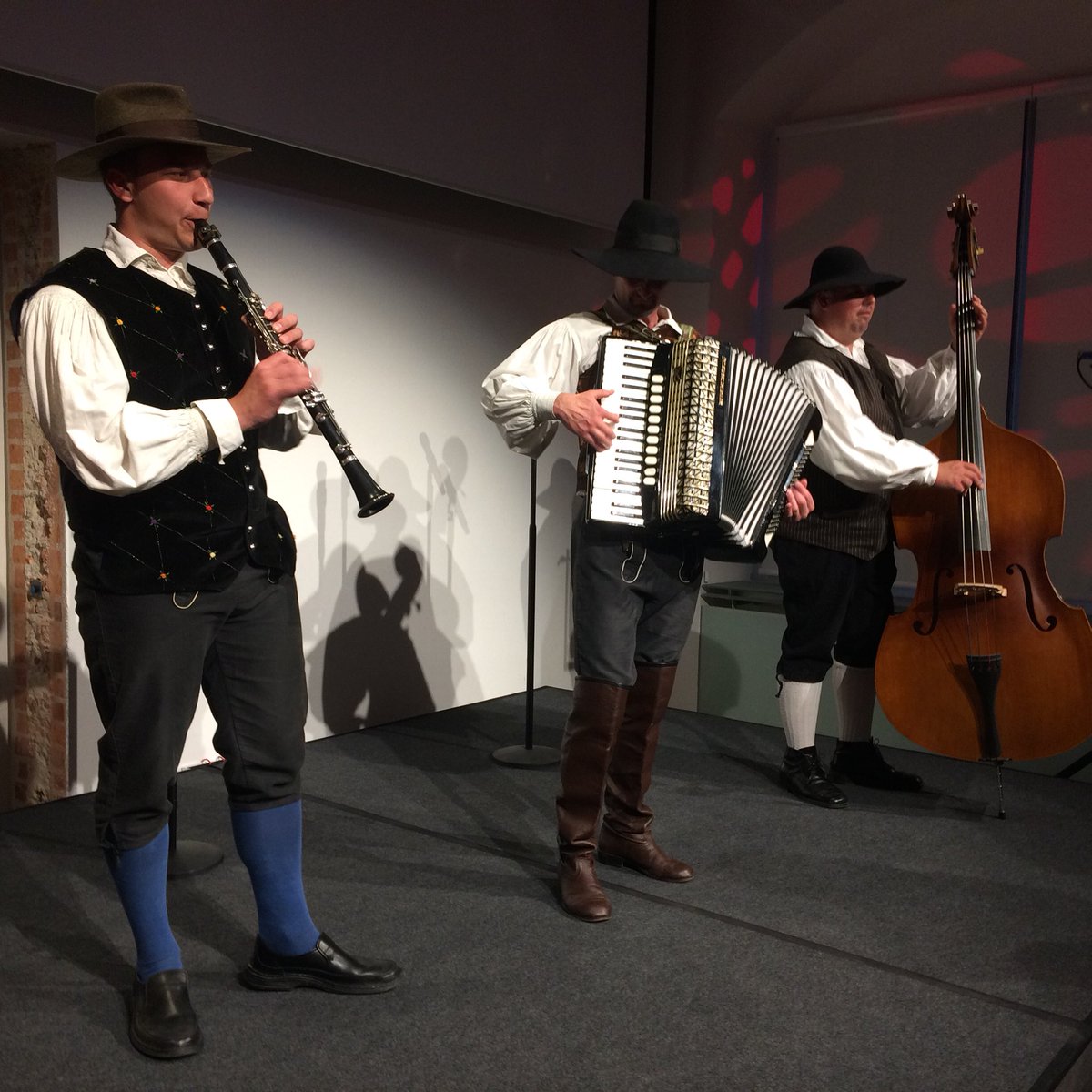 112_sos's tweet photo. What a fantastic reception for the #EENA2018 social event ! Thank you to the Slovenian Ministry of Defence for your kind hospitality ! https://t.co/oUMipZXvbB