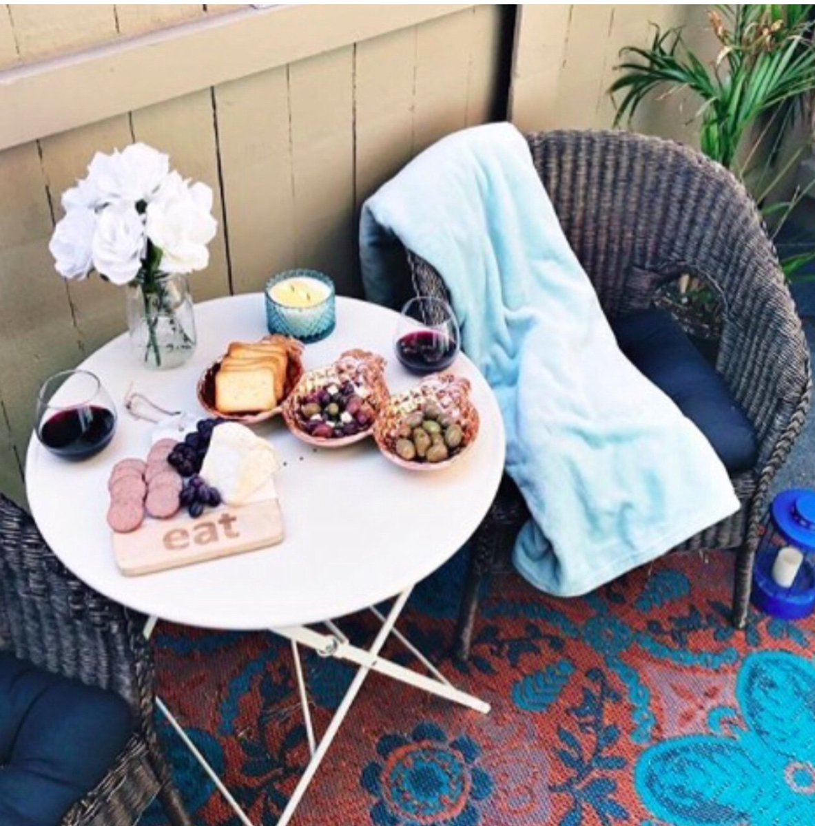 EastwoodMallOH's tweet photo. Thursday ngiht & feeling alright. Wine, cheese and fuzzy blankets. #perfectnightin //; @tjmaxx #tjmaxx #fuzzyblankets #cozy #springnight #nightin #thursday #wine #flowers #eastwoodmall #ohio #niles #food $love 💙🍇🌼 https://t.co/VmTgPHrgAt