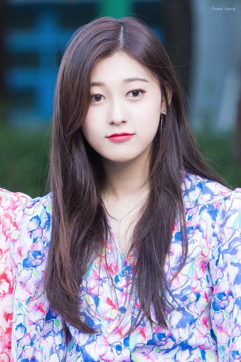 purplecherry_yr's tweet photo. 170917 인기가요 팬미팅 직찍 8
 
#이달의소녀 #LOONA #최리 #Choerry #오드아이써클 #ODDEYECIRCLE
@loonatheworld

HQ
https://t.co/W9LzKQcaTL
https://t.co/3zwQIcwOWh https://t.co/u93rWTHOZq