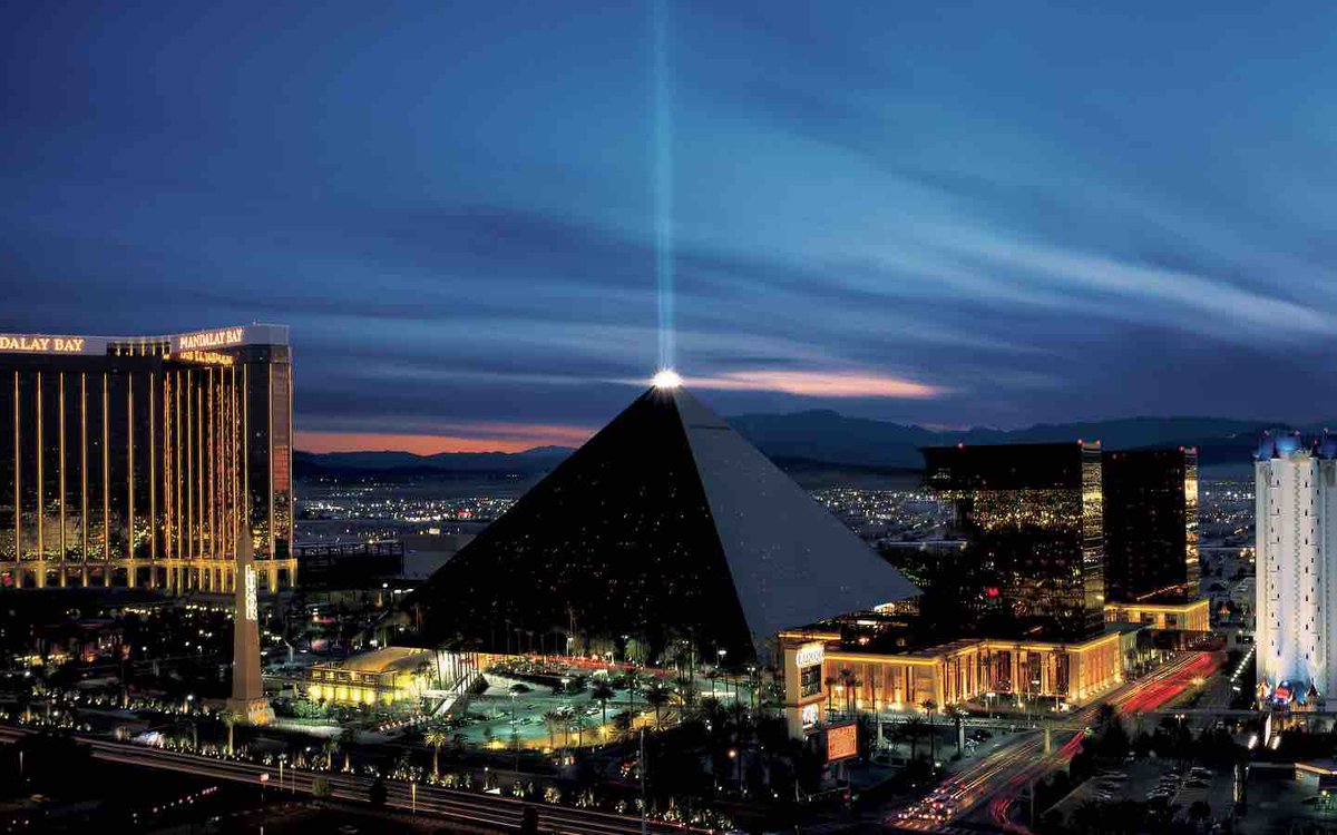 SamuelsonFurn's tweet photo. Worst #HDExpo Horror story:
Britni Flores, Interior Designer at @studiomcc949 :  

“I stayed at the Luxor once. Enough said.

Play your cards right at #HDExpo2018- find out where to stay, eat and party!
https://t.co/ibjiTzbpTk https://t.co/v27EKddZlr