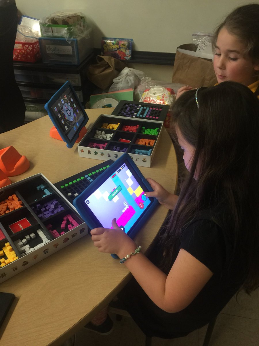 DianeTrout81's tweet image. Designing, testing and redesigning our own video game about plants with characters we made too! Starting plants as seeds and each level has a new stage of the life cycle. Make sure it has water to grow! #oneAthens @SPARK_STEM @bloxelsbuilder #kinderscancode