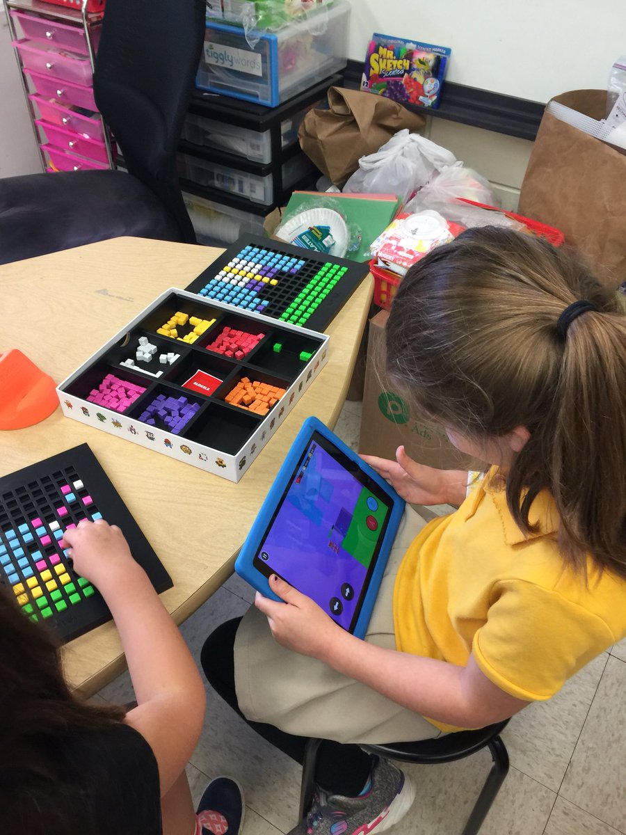 DianeTrout81's tweet image. Designing, testing and redesigning our own video game about plants with characters we made too! Starting plants as seeds and each level has a new stage of the life cycle. Make sure it has water to grow! #oneAthens @SPARK_STEM @bloxelsbuilder #kinderscancode