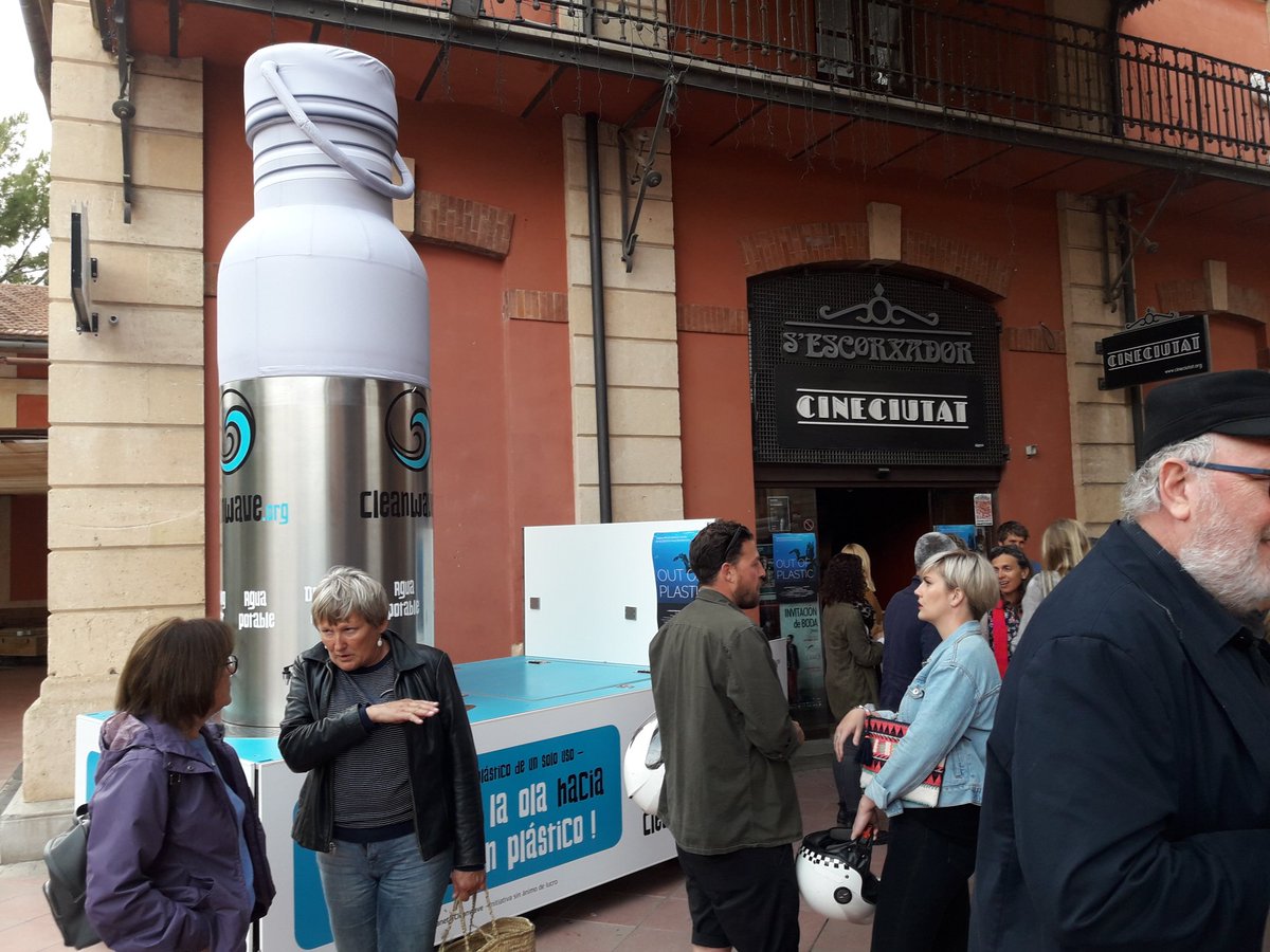 SansoSebastia's tweet photo. Emocionat de ser a l'estrena a @CineCiutat del documental #OutOfPlastic de @LineHadsbjerg que amb @cleanwaveorg fa un activisme actiu contra els plàstics i els seus impactes al nostre mar https://t.co/j7t75pHqRg
