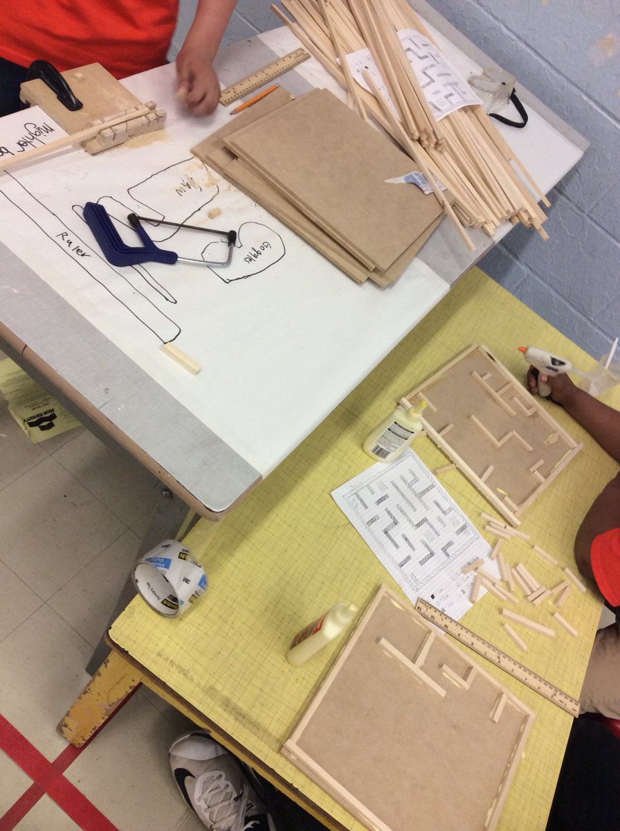 McMBusinessDay's tweet photo. #mazecraze Students can purchase fun mazes and try the hydraulic mazes to try to win them and enter the amazing raffle! #mcmbizday @tdsb @TDSB_STEM @TLPCanada #tdsbgc https://t.co/sgdfYhvsSO