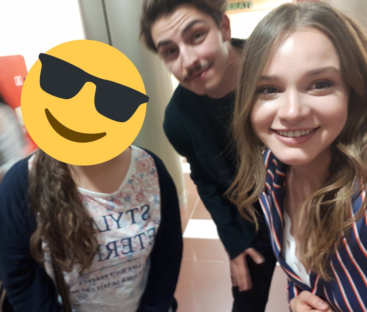 karbeyazihayal's tweet photo. Boran selfieyi trolledi dhdhdjjdns https://t.co/Fy2hISf2zC