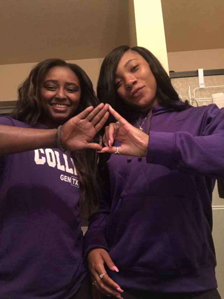 Lil_bit_lexi's tweet photo. Nothing but love🔺🐘💕💚 @baddiebri____ #Greekunity #D9Love #alwayssisters #DSTANDAKA https://t.co/tYbv6fR3jF