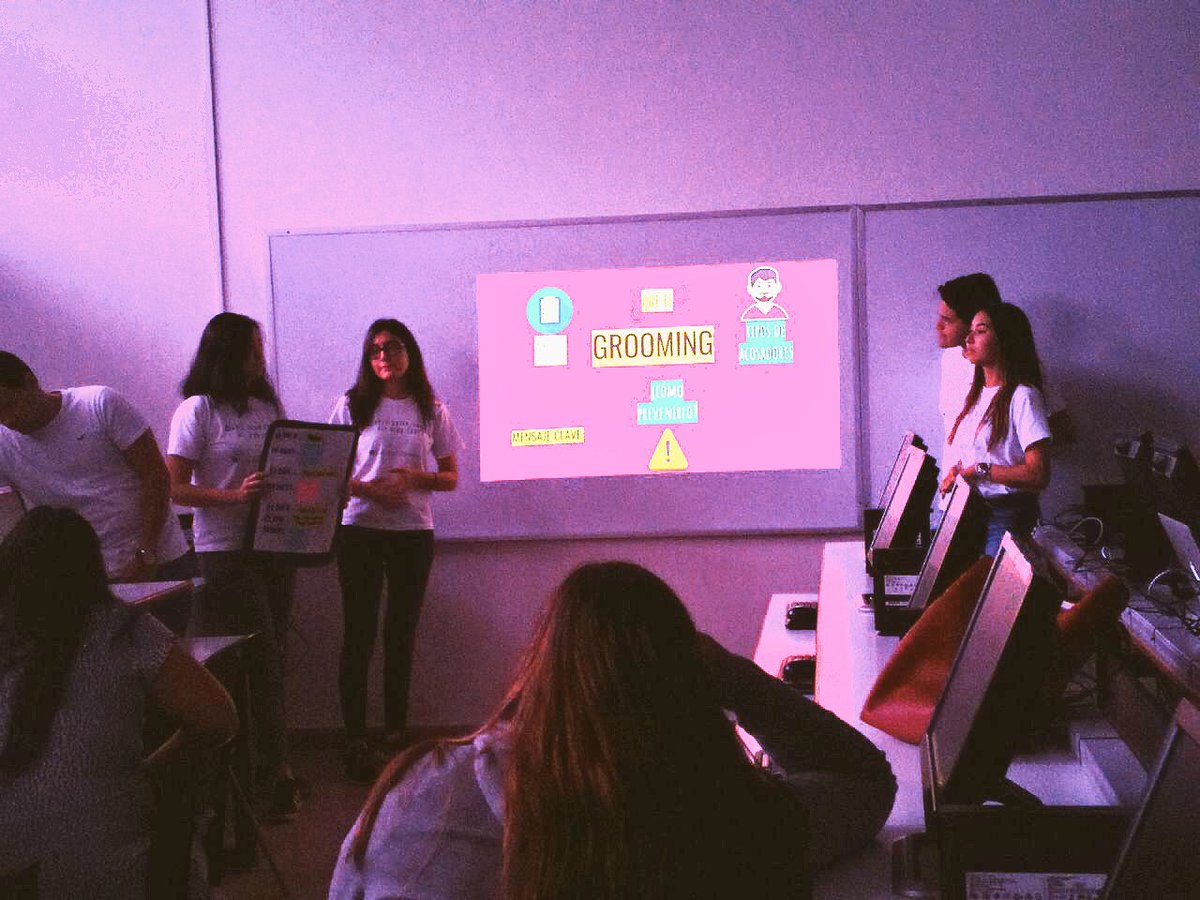 Elissaga's tweet image. El grupo #5 presentó su proyecto con el tema #grooming y los resultados del taller impartido a chicos de 9no grado del Instituto América #Perdig18 
#rrss
#ComDigital