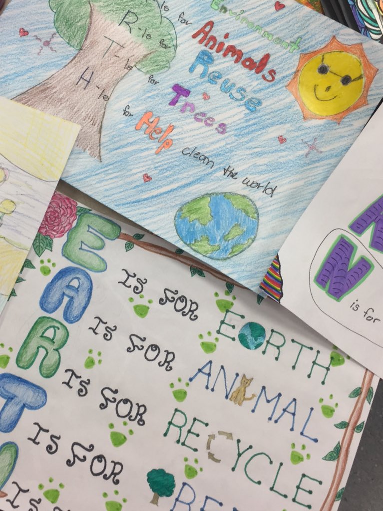 ms_ingram12's tweet photo. Grade 6’s creating acrostic and haiku poems for the Amazing Waste Race #grade6fun #welldone #poetry #saveourearth @DrClarkSchool @FMPSD https://t.co/Eswey9NoiE