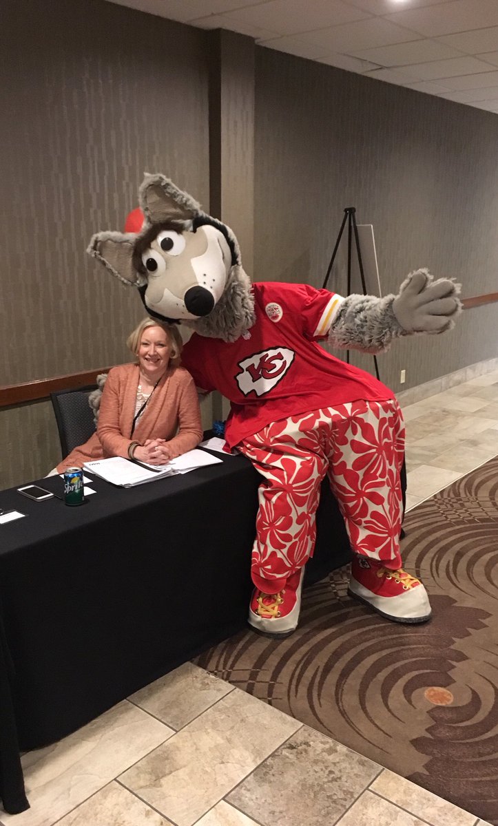 SDMGMA's tweet photo. @kcwolf dropped by for lunch at #SDMGMAConf! What fun! https://t.co/AJG8nmym6u