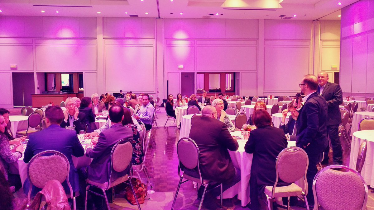 Réseautage Express en collaboration avec <a href="/InvestQuebec/">InvestissementQuébec</a> ! Merci à tous de votre participation! #foruminnovation2018