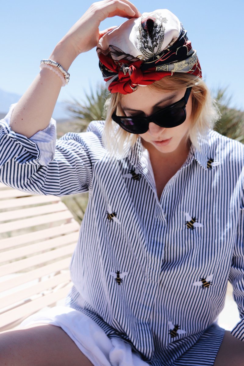 APOElise's tweet photo. How @simons is saving the bees!!! They're working to combat the declining honey bee population using the coolest fashion collection that give back. Find out more here --> https://t.co/jUmVdV8JSA #fairfashion https://t.co/pXMWaG2TcT