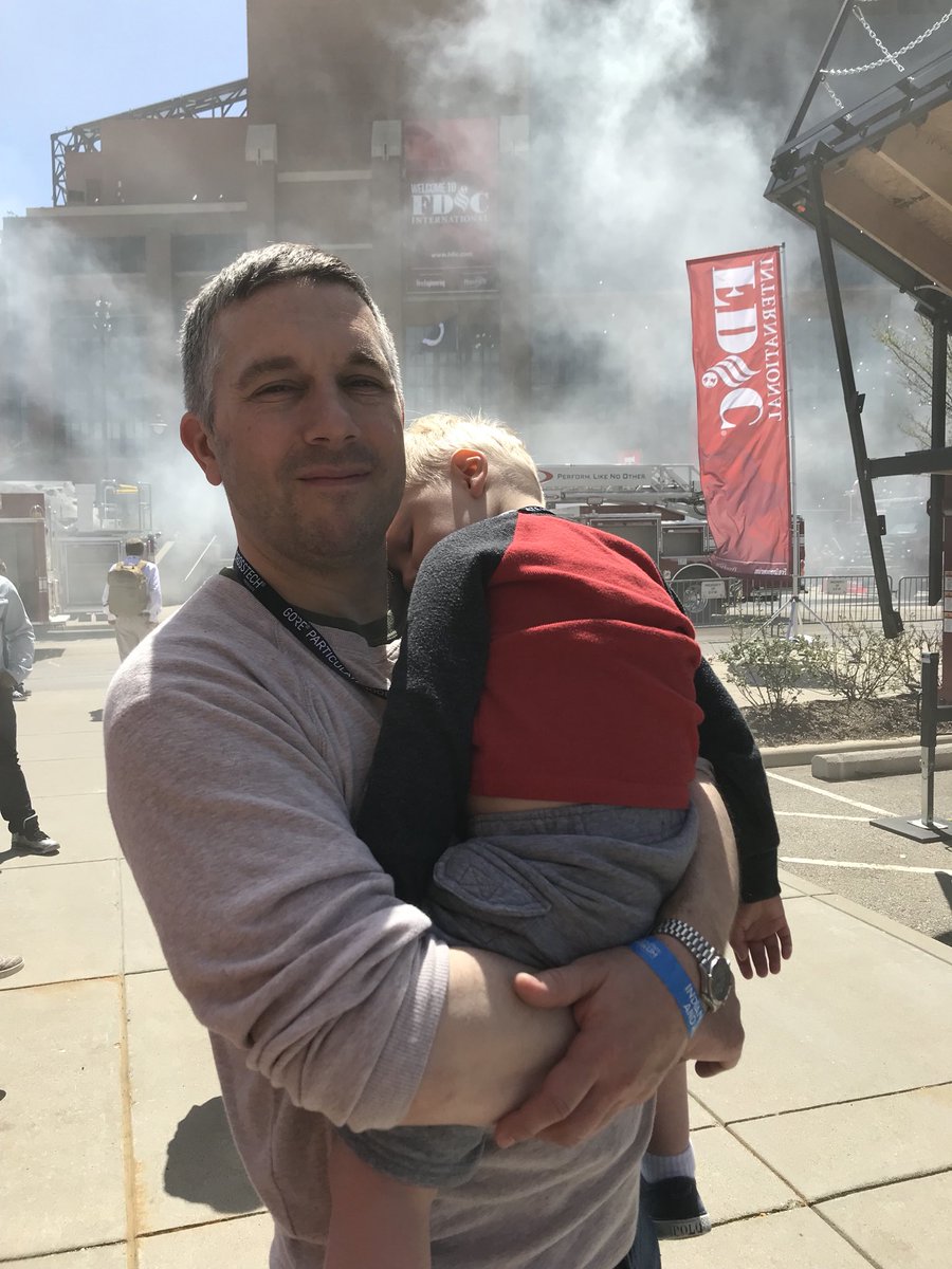 romduck's tweet photo. @FatDamon1 #FDIC18 Show floor is a lot to handle when you’re 3 ½. Luckily Dad is used to carrying people. https://t.co/Xzy0IdQ5qK