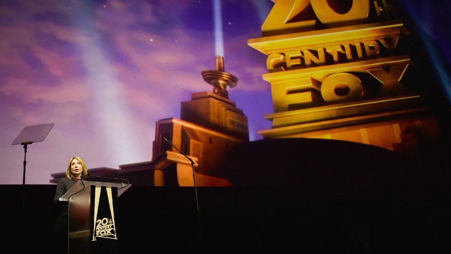 ralphmillero's tweet photo. So proud to work at @20thcenturyfox and #staceysnider #CinemaCon @21CF https://t.co/oc8RchAn7I