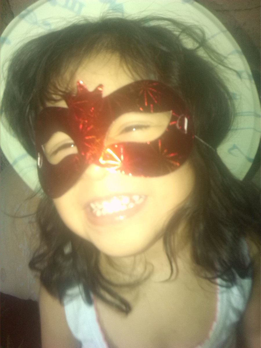 anna_paus's tweet photo. @CuentameloYaOf  #presumoaminiño presumo a las dos princesas más felices y loquillas pero sobre todo las más amadas del mundo mundial ❤️ https://t.co/T3VZ8GYkcl