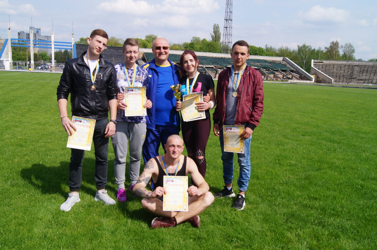 #Рівне 25 квітня відбулися змагання фізкультурно-спортивного товариства «Динамо» з бігу 🏃‍Участь у забігу взяли працівники поліції охорони Рівненщини та курсанти вищого професійного училища поліції охорони. Деталі тут - bit.ly/2r1MEqr
#поліція #поліція_охорони #police