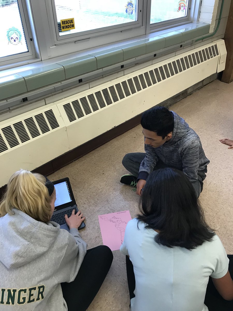 SenoraBriggs's tweet photo. Escape Room #RJHS #engagement #TeamWorkMakesTheDreamWork https://t.co/nTg80bO0i0