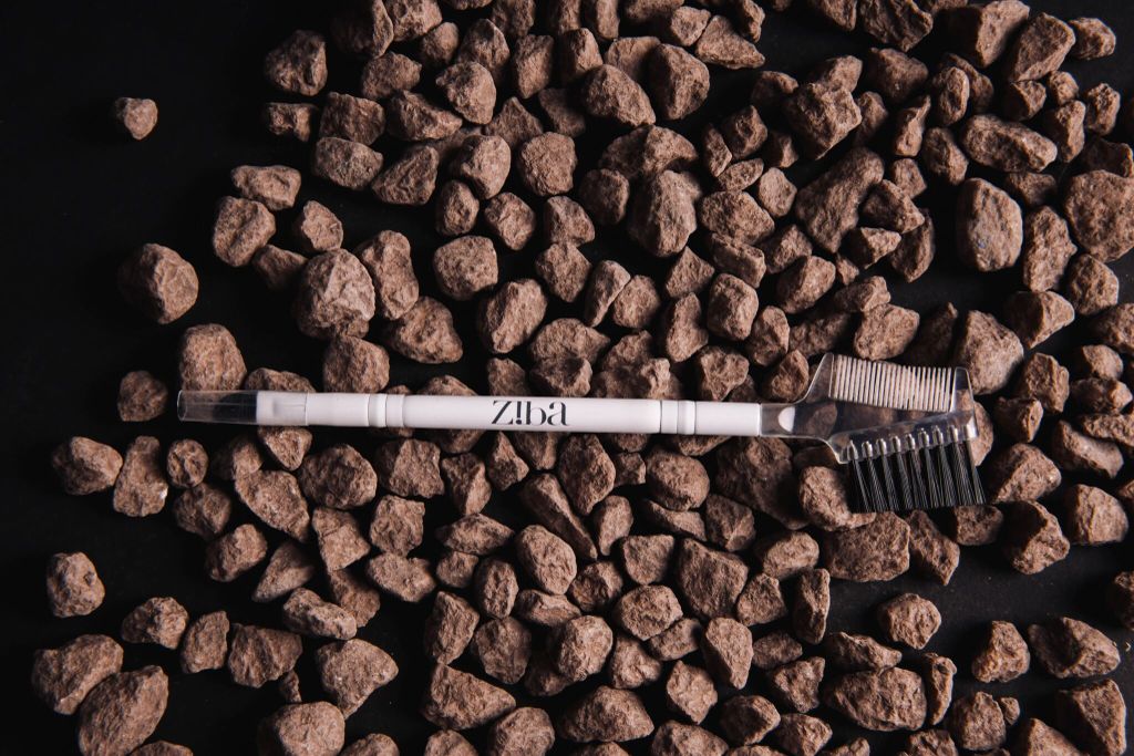 zibabeauty's tweet image. Harsh lines &amp;amp; untamed brow hairs will never be an issue with our Multi-Task Brush!

#ZibaBeauty #BrowScience #BrowProducts #ButFirstBrows #Beauty #BrowThreading #BrowsOnPoint