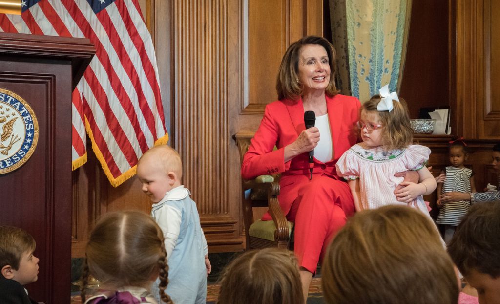 Leader Pelosi with the children of Capitol Hill staffers & journalists. (April 26, 2018)
