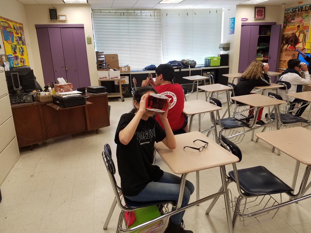 Students using virtual reality to explore downtown Havana in Ms. Temple's 7th grade dual language history and culture class. #PCPride