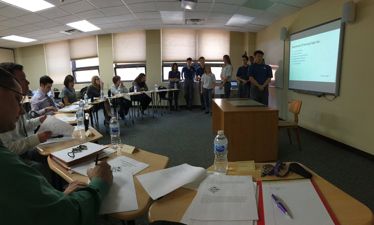 cpinnavaia's tweet image. Soaring Eagles, Inc. our 2018 College Marketing company is presenting their loan proposal to our faculty board, seeking the funding necessary to create and sell their product. Wish them luck! #BoldLearning #UncommonLeaders