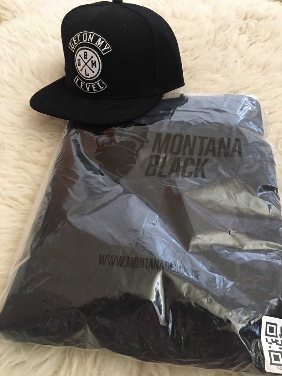 MB13_Ares's tweet photo. Kuss geht raus an @MontanaBlack 😘 Einfach ein Hammer Merchandise!❤️Gönnt Euch Den LONGSLEEVE!!! #BesterMann #BestYTer #BestStreamer #MB88 #8JahrePureUnterhaltung💘 https://t.co/pyD8Px0Q4O