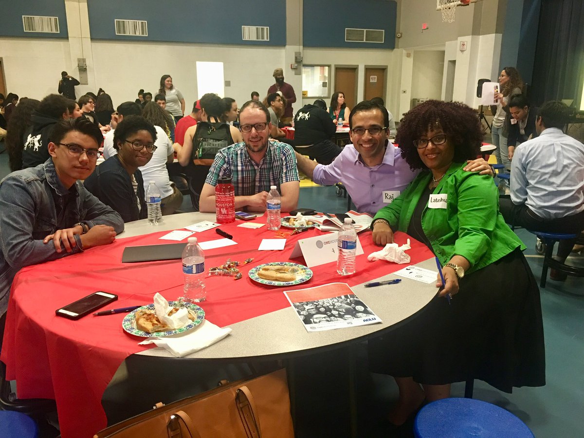 TashiaNCrenshaw's tweet photo. Making Our Voices Heard at the Teach-In: Safe Policing for HISD Students @ONEHouAction #Safe2Learn https://t.co/A4hHy71KTO