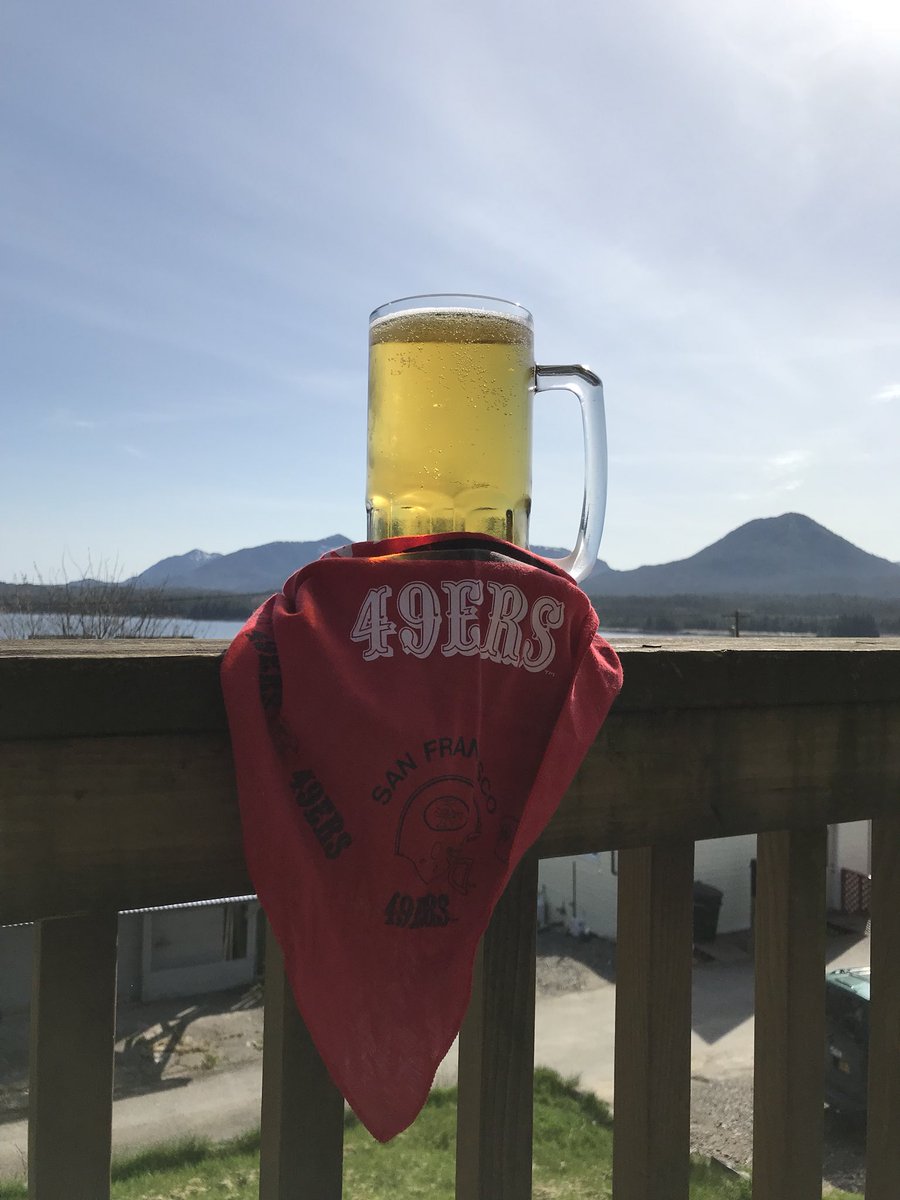 smithkr76's tweet photo. @49ers #draftday#alaska#ninernation https://t.co/HCBy0AuBsh