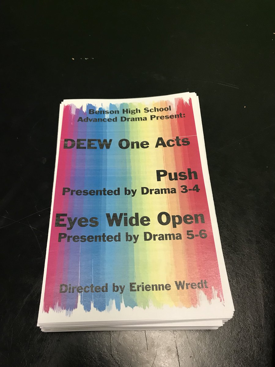 BensonDrama's tweet photo. Promoting acceptance and positivity all weekend long here! #DEEW #BunnyPride https://t.co/Bg8tcfqJp4